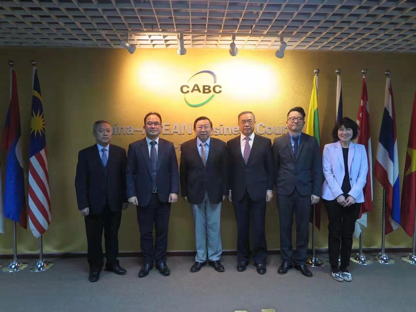 Xu Ningning met with representatives of the Korean business community