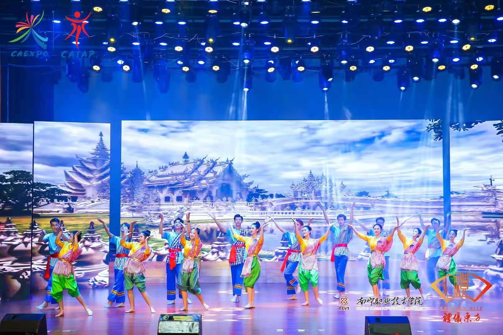 Deliver Speech and award champion at the Guangxi Finals of the 16th China-ASEAN Pageant Etiquettee Guangxi Finals